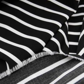 Tissu au mètre Polyester en 115cm rayé noir et blanc n°775