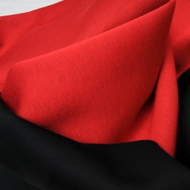 Coupon type néoprène polyester rouge envers noir 95cm par 58cm n°10431