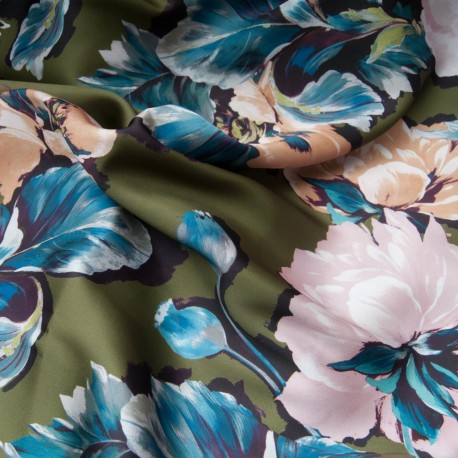 Satin polyester fond kaki motif grosse fleur rose et bleu pétrole en 145cm n°10976